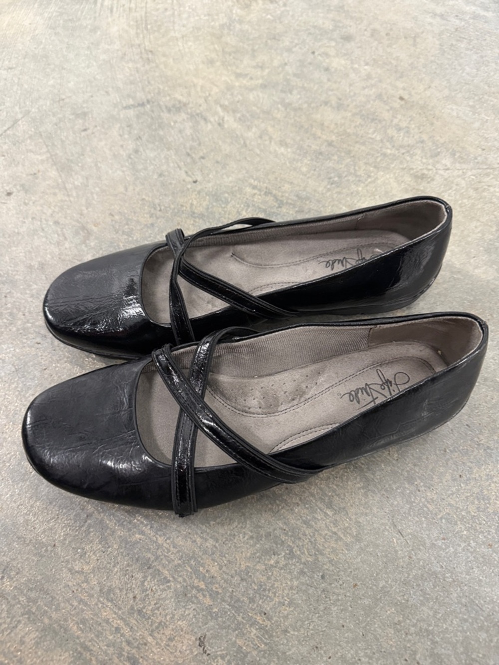 Life Stride Black Patent Cross-Strap Ballet Flats - Picture 2 of 4